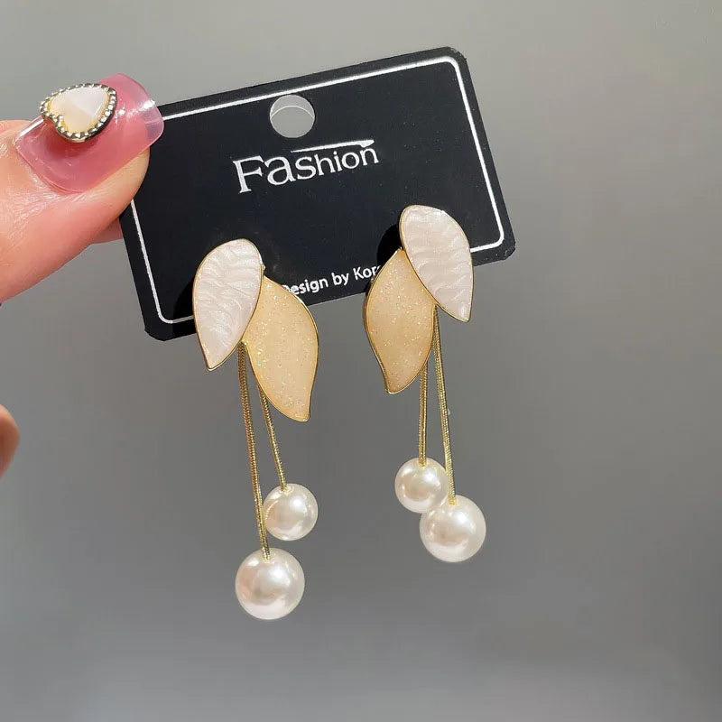 2023 Korean Trendy S925 Sterling Silver Needle Leaf Stud Earrings Helmi Fashion Tassels Pearl Drop Earrings Wholesale