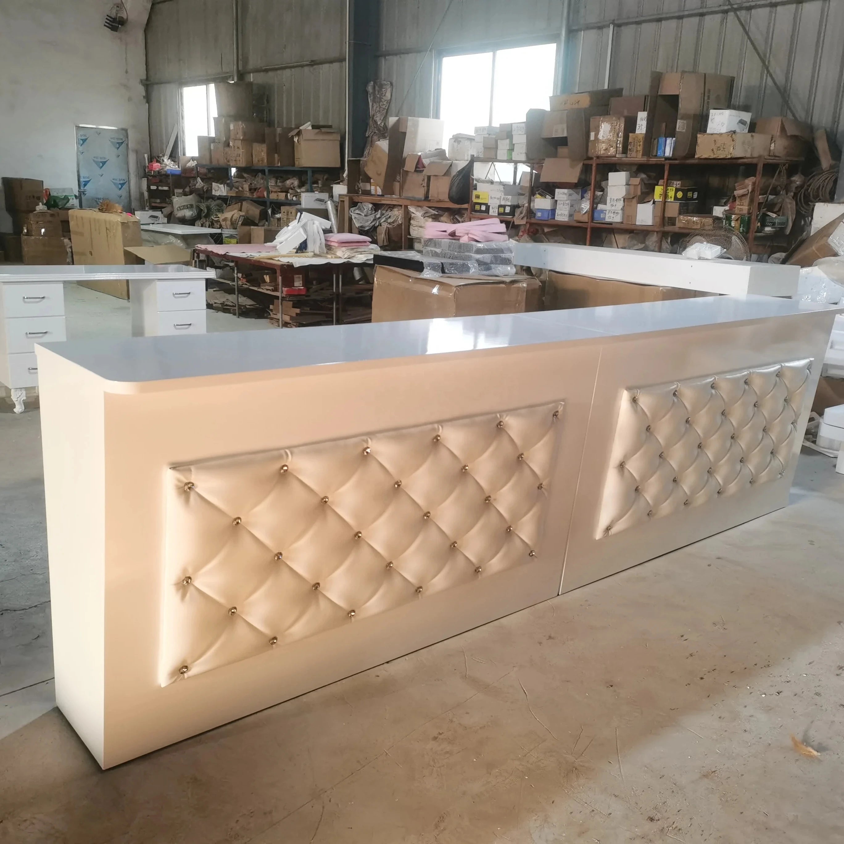 Modern Light Luxury Professional Manicure Nail Table with Wooden+PU Leather for Salon Furniture