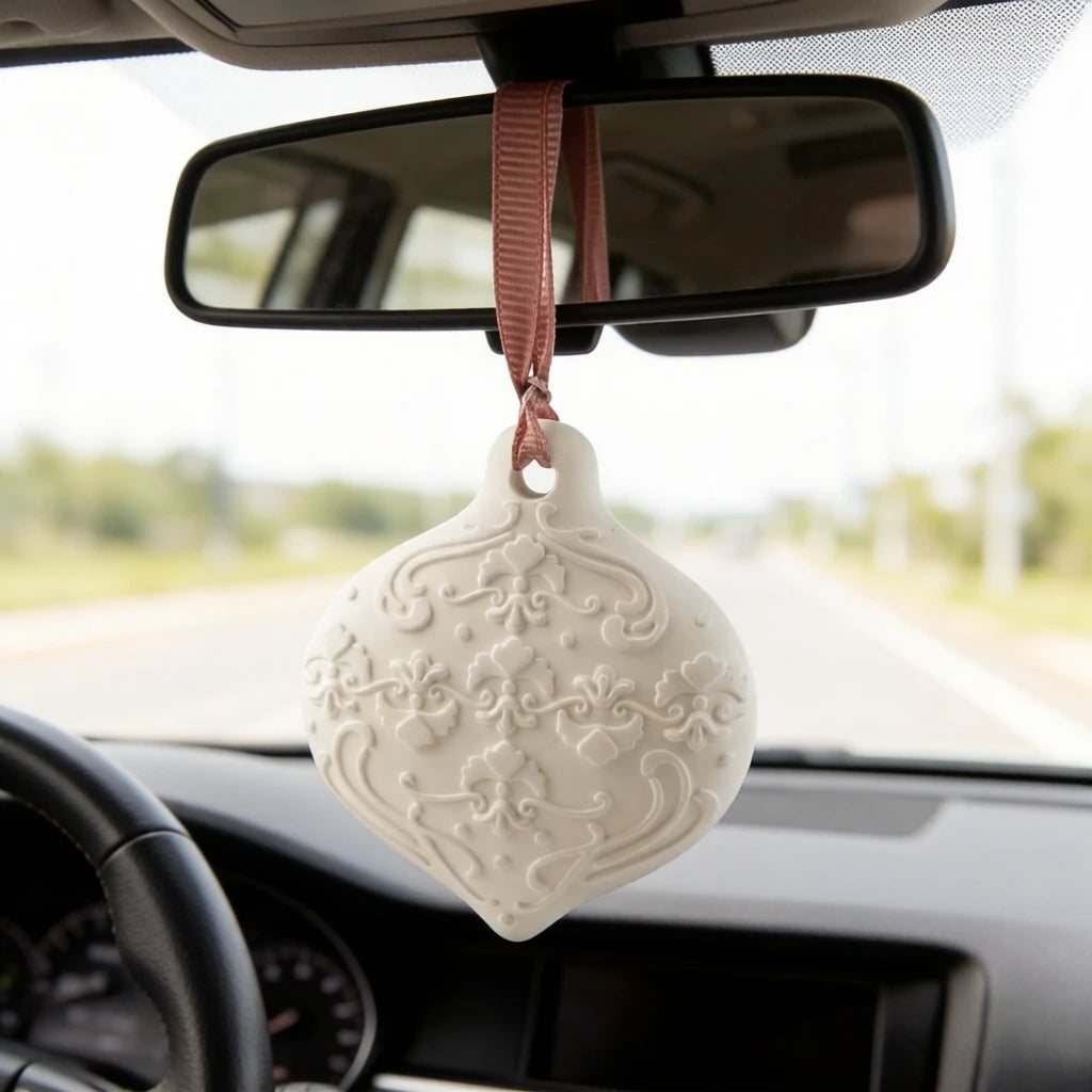 Wholesale Stocked Hanging Heart Wardrobe Air Freshener Scented Ceramic Aroma Plaster Porcelain Flower Essential Oil Diffuser