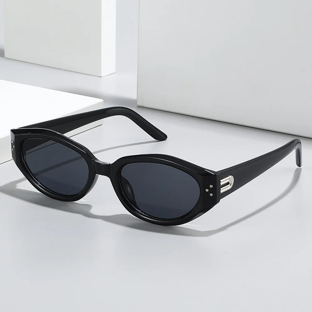 2024 New Arrival Retro Small Cat Eye Frame Sunglasses for Women Irregular Custom Small Frame Shades UV400 Glasses