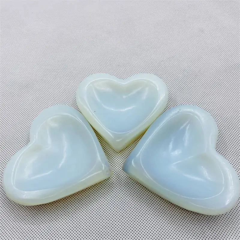 Wholesale Natural Carved Healing Crystal Bowl Natural White Opal Quartz Heart Shape Bowl