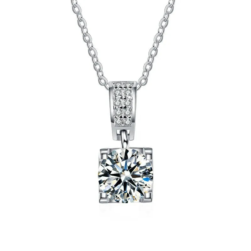S925 Sterling Silver Female Pendant 1 Karat Moissanite Four-Claw Bull Necklace With Clambone Chain Fashion Diamond Necklace
