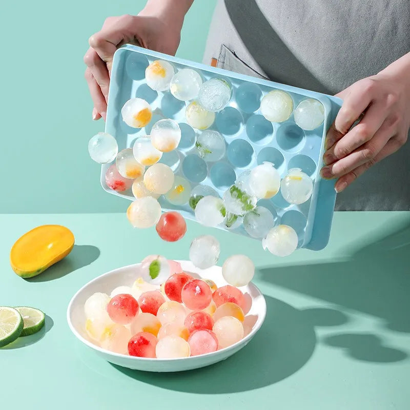 33 cavity Ice Cube Tray with Lid Round for Freezer Ice Silicone Mold Stackable Circle Ice Ball Maker for Drinks