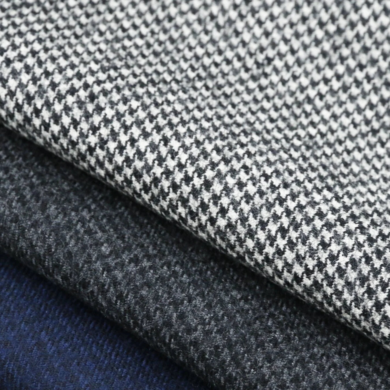 High-end Italian Merino Wool Fabric 100% Worsted Wool Suit Fabric for Men's Suits Brushed Fall and Winter Houndstooth