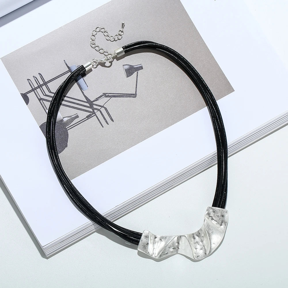 TongLing Trendy Fashion Minimalist Short Necklace Female Irregular Choker Necklace for Daily Wearing