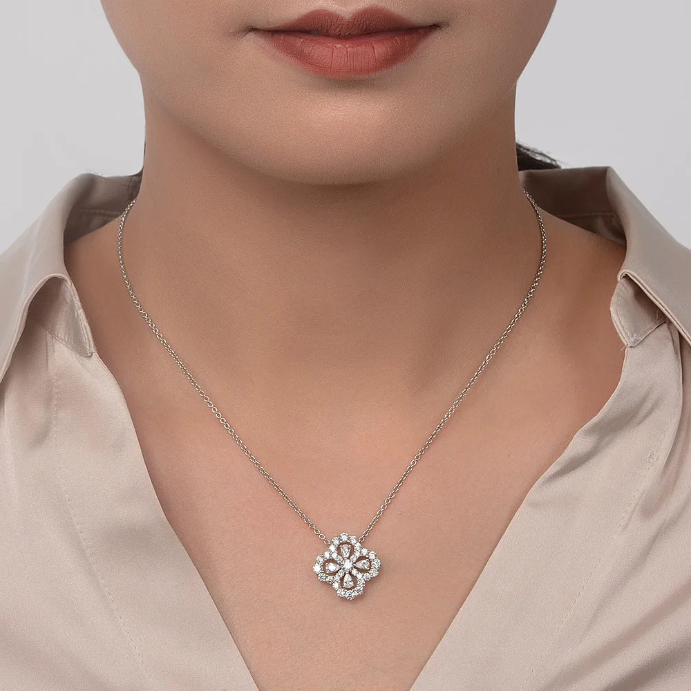 Luxury Pendant Female Clover  925 Silver Necklace Zircon Mom Necklace Designer Non Tarnish Necklaces