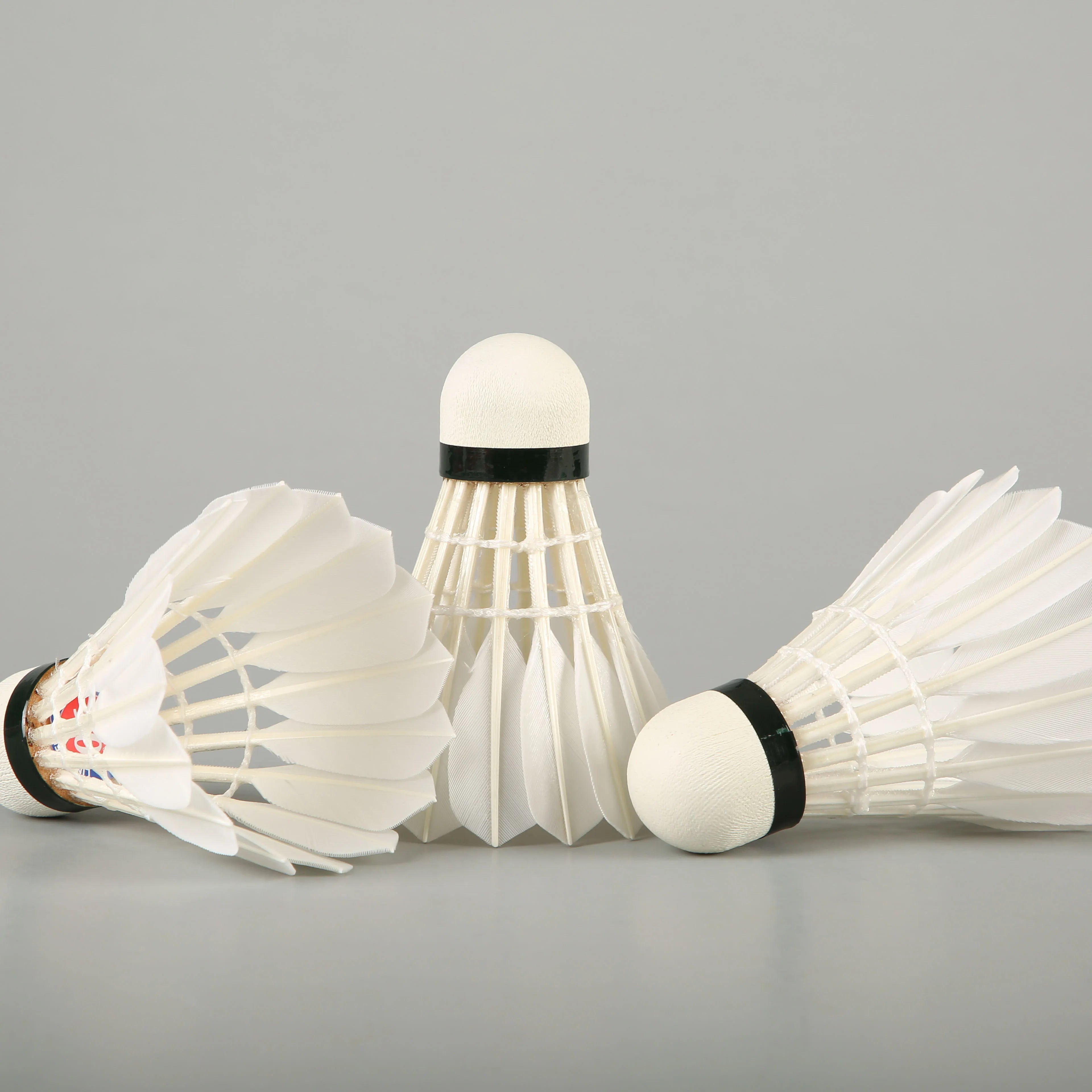 Lingmei High Quality Goose Feather White Badminton Shuttlecock with Speed 75-79 for International Tournaments