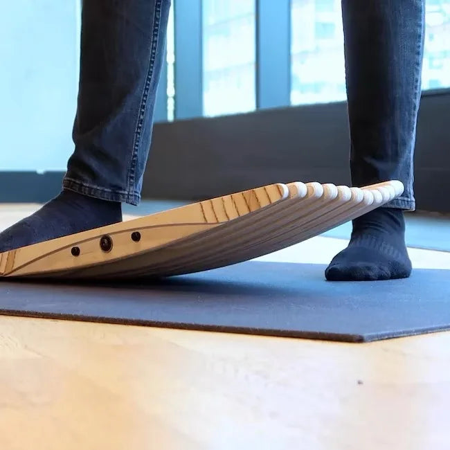 Wood Wobble Board Set Stability and Balance Trainer Movemate Board for Physical Therapy for Figure Skating Training