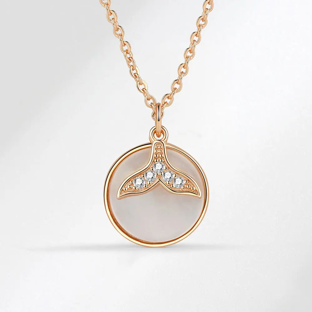 Elegant Disc Fritillary Fishtail Pendant Necklaces Round Diamond Pendant Necklace for Women