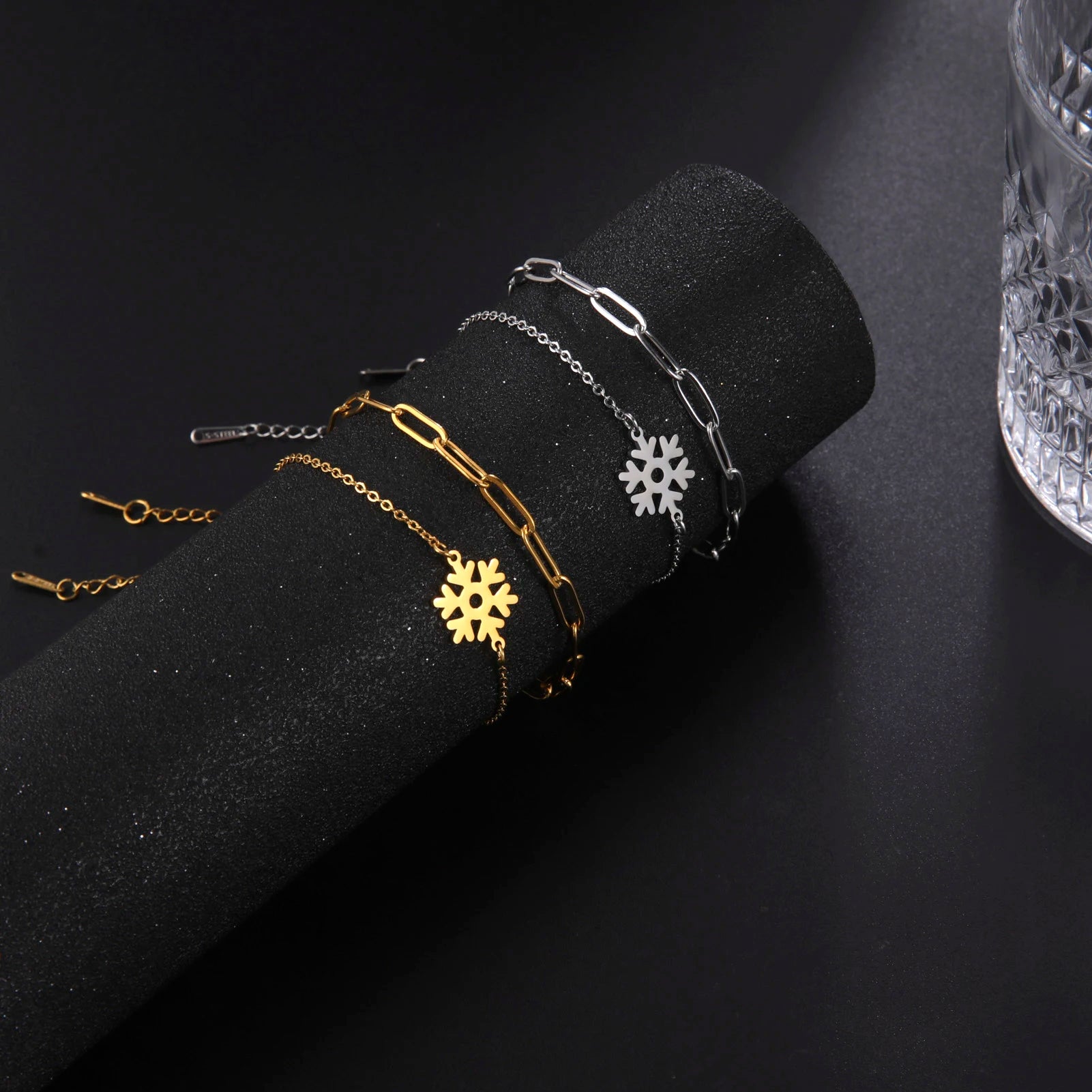 Myshape Wholesale Boutique 18K Gold Stainless Steel Hollow Snowflake Bracelets for Christmas Jewelry Gifts