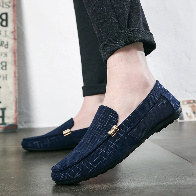 Custom logo Men's Fashion Flat Soled Shoes in Autumn and Winter Casual Shoes and Lazy Canvas Shoes
