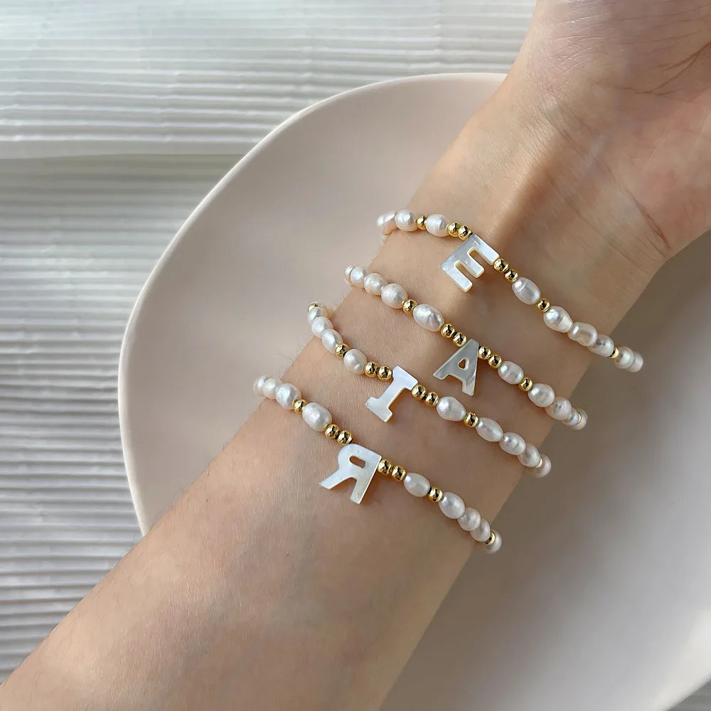 Jingcan Crystal 2022 Summer Shell Alphabet Letter Beads Charm Pearl Beaded Adjustable Real Pearl Bracelet Women