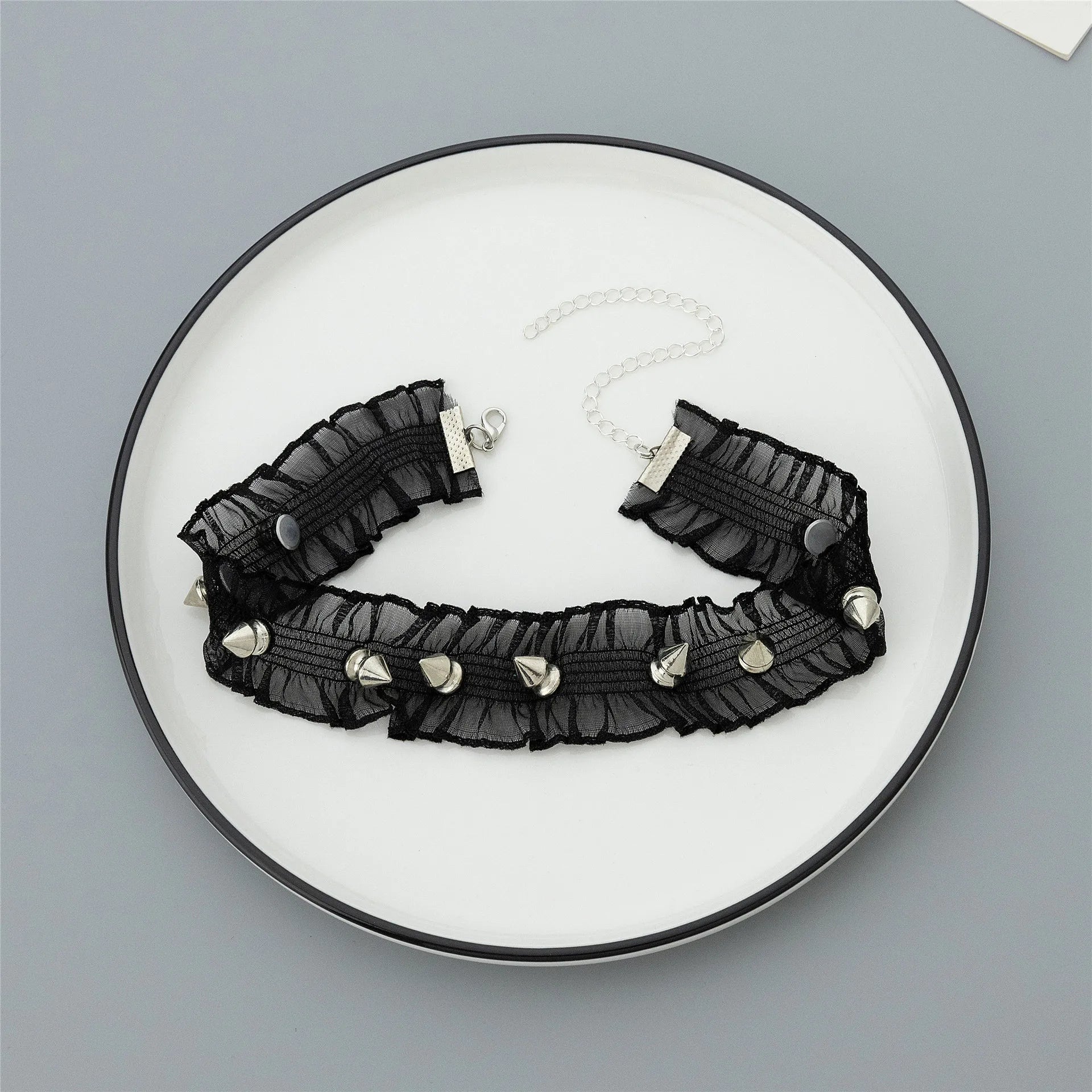 New Lace Collar Necklace  Lolita  Personalized  Rivet Choker  Harajuku Clavicle Choker Collar Necklaces for Women