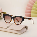 Men Vintage Metal Hinge Glasses Women Elegant Polarized Sunglasses Tendencia 2026 Cat Eye Sunglasses Women