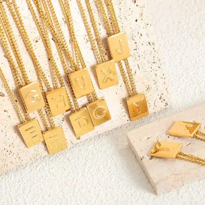 Fine Jewelry Stainless Steel 18K Gold Plated Cuba Chain Chocker Letter Square Pendent Necklace for Women
