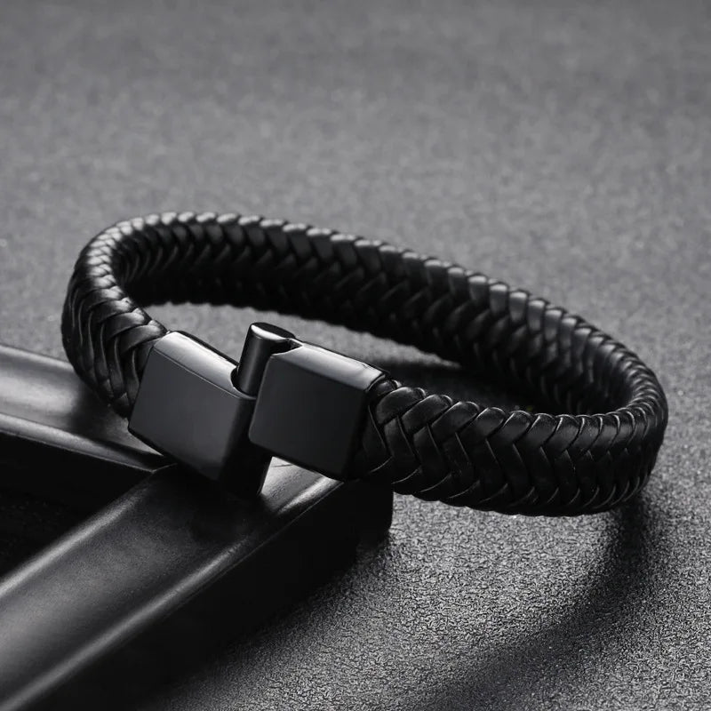 2023 Wholesale Luxury Men's Jewelry Vintage Braided Magnetic Clasp Black Snap Leather Bracelet Man