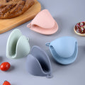 Two-Finger Shark Dotted Anti-Scalding Silicone Oven Mitts Thickened Pot Handle Clips Insulation Gloves Barbecue Kitchen Use