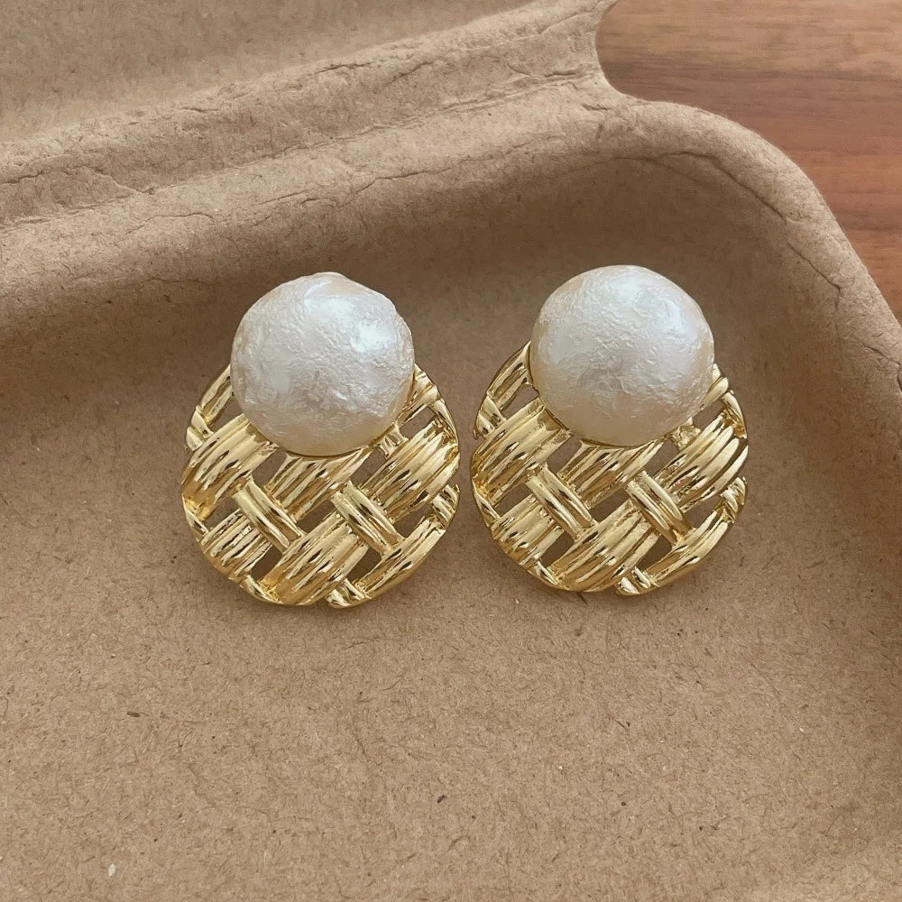 Vintage Woven Metal Baroque Pearl Stud Earrings Gold Silver Plated Copper Fashion Jewelry for Women