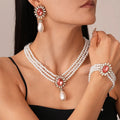 2025 New Arrival Retro Baroque Diamond Encrusted Oval Flower Multi-layered Pearl Necklace Red Crystal Pearl Choker Necklaces Set