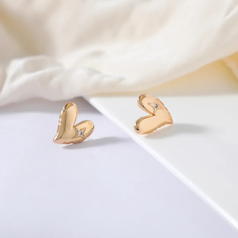 Classic Vintage White Diamond Zircon Stud Earrings Golden Heart Jewelry for Women's Weddings Parties Engagements