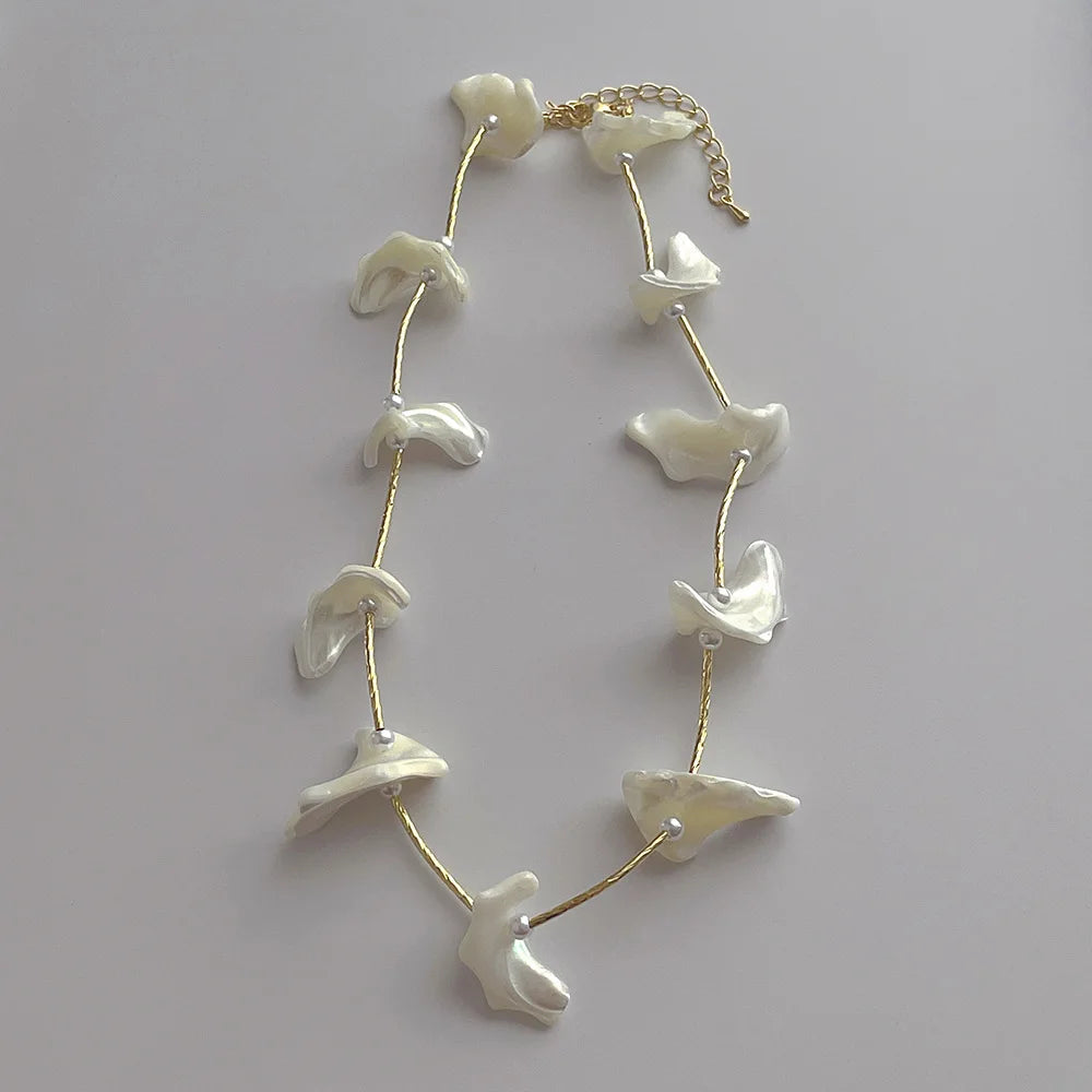 2023 New Arrival Fashion Jewelry Irregular Retro Design Baroque Natural Shell Necklace Geometric Conch Collar Chain Necklaces