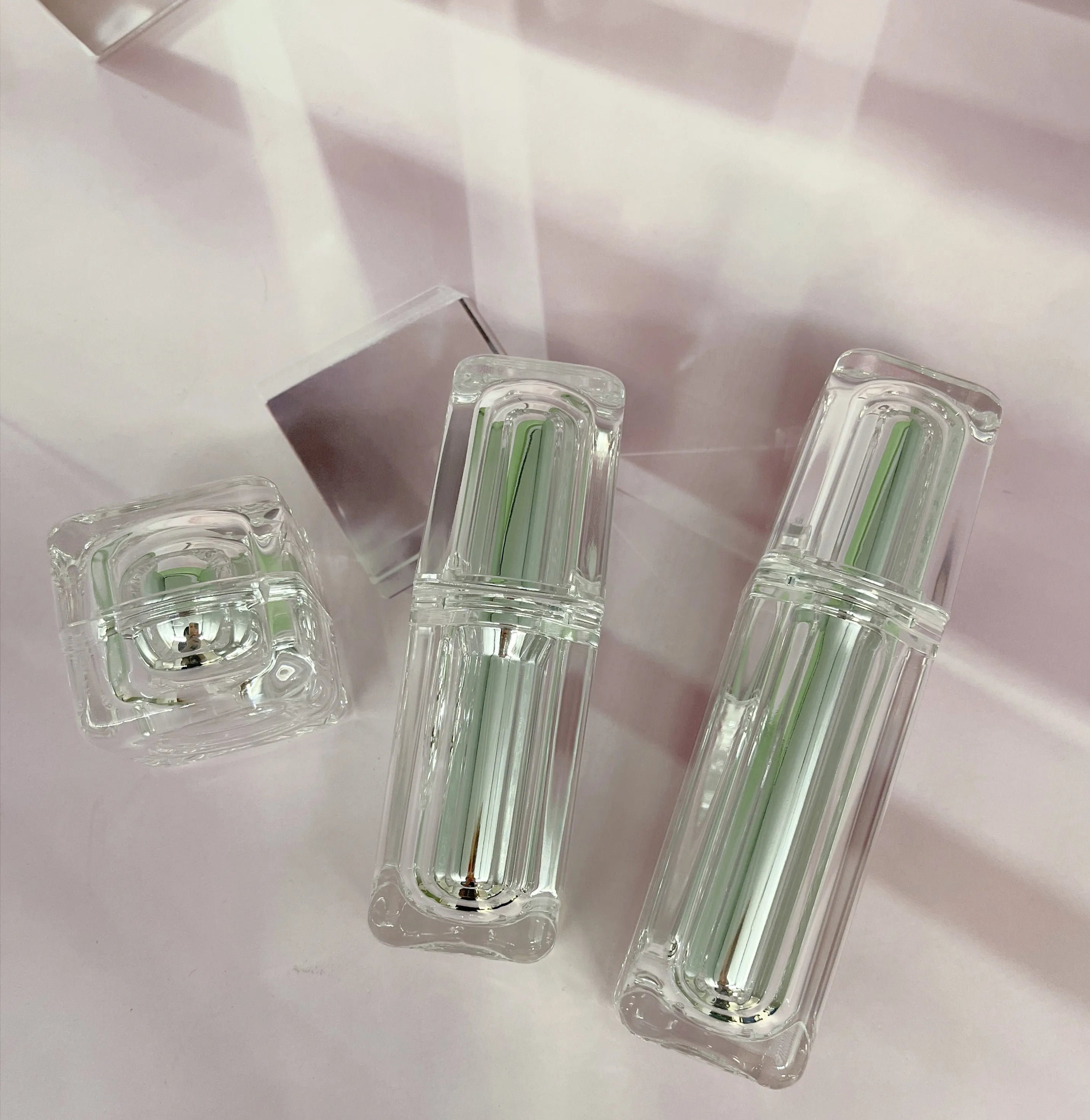 Deluxe Deluxe PMMA Acrylic Set Box Bottle Jar  Empty Acrylic Jar Bottle Set Cream Jar5g Fancy Round White Cosmetic Cream Acrylic