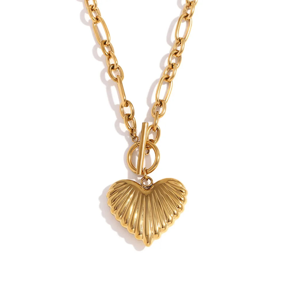 ERESI 18K Gold Plated Vintage Heart Pendant Necklace Love Charm with Stainless Steel OT Clasp and Pearl Choker Pendant Jewelry
