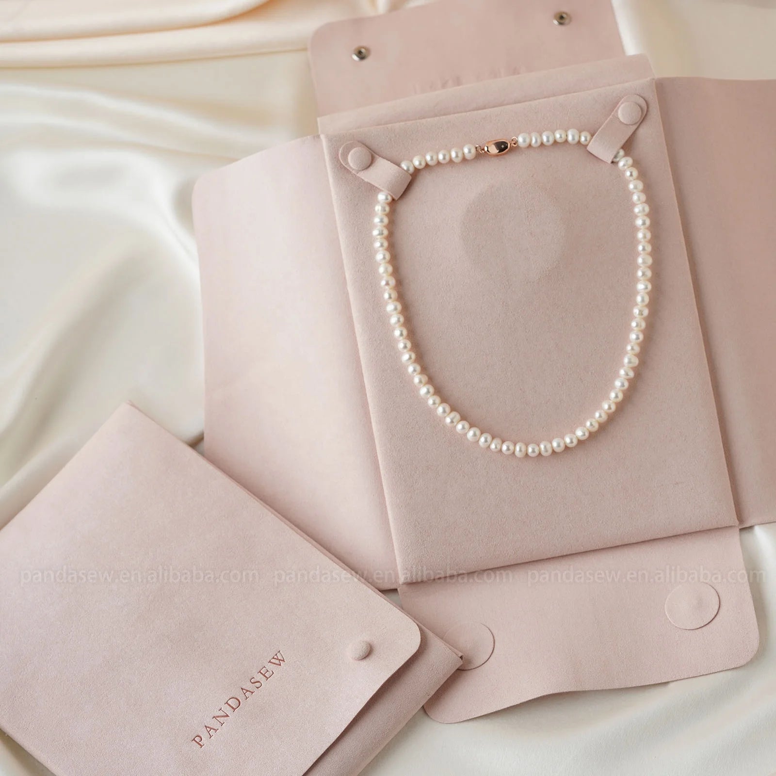 PandaSew Custom Logo Luxury Pink Microfiber Necklace Tray Display Packaging Jewelry Plate Organizer