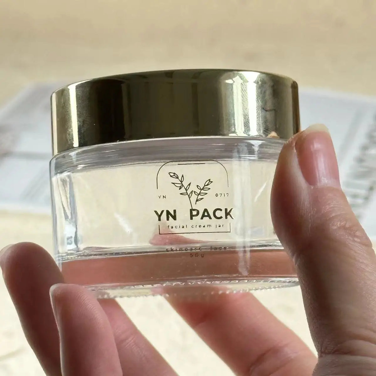 Eco Friendly Cosmetic Skin Care Face Cream Glass Jars Transparent Round Glass Cream Jar With Lid 50g