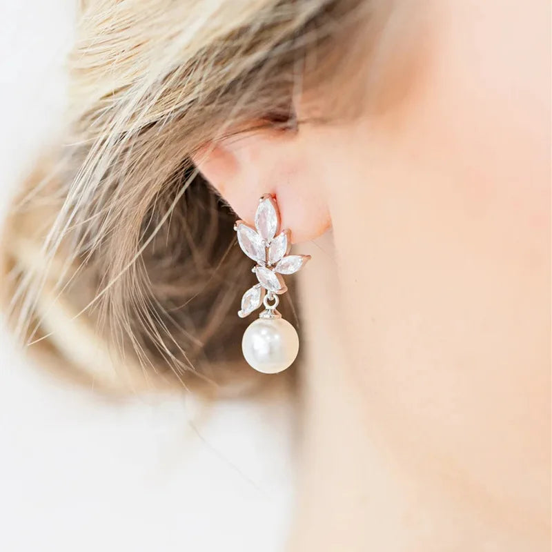 New Arrival Simple Temperament Zircon Earrings Sparkle Personality Fashion Trend Pearl Earrings for Women