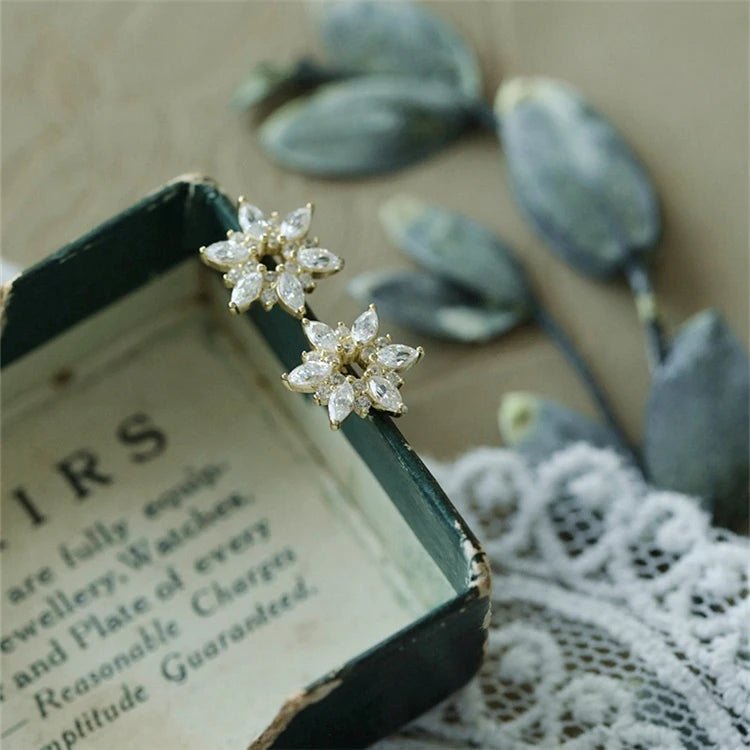 Dciya Jewelry High Quality Elegant Design Silver Flower Earring White Stone Earrings
