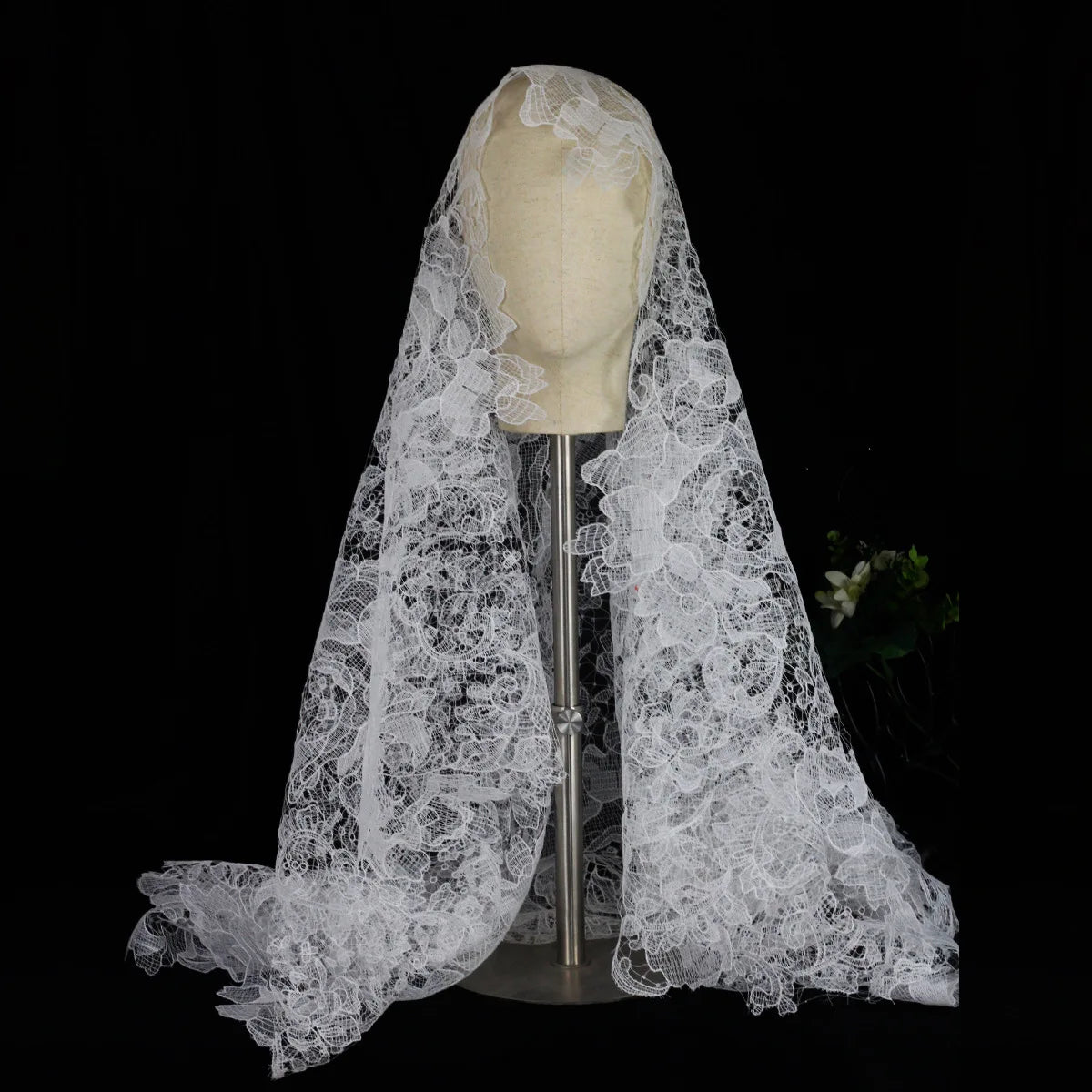 SLBRIDAL One-Layers Lace Flower Bridal Veils With Combs Wedding Veils Wedding Wear Accessories for Bride Mariage Women