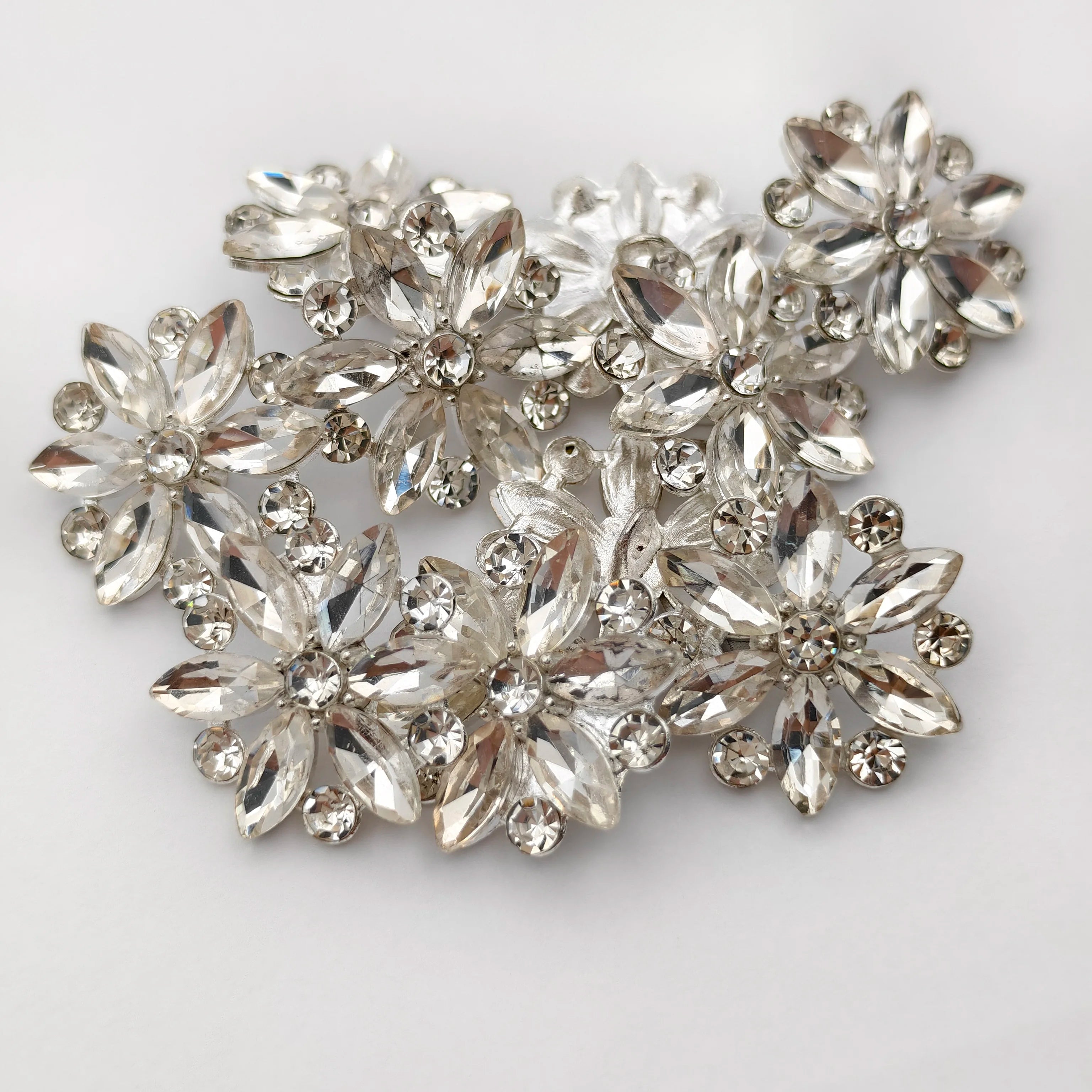 Nickel-Free Flower Shape Clear Color Rhinestone Button Fashion Shank Fancy Crystal Stone Buttons