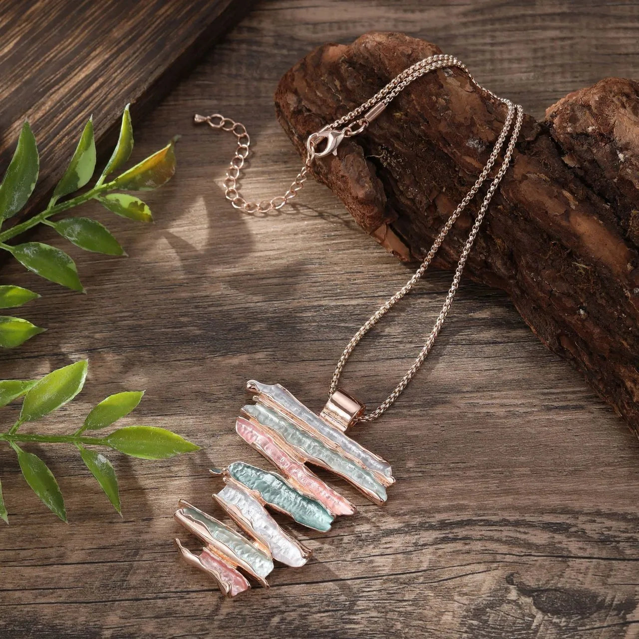Wholesale Fashion Enamel Line Geometric Necklace Fashion Irregular Pendant Necklace for Women