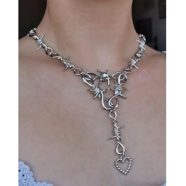 Fashion Long Heart Bramble Pendant Necklace Teen Girls Punk Necklace Retro Gothic Full Thorns Heart Choker Necklaces for Women