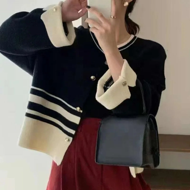 Fashion Women's Custom O Neck Knitted Sweater Cardigan for Ladies Elegant Striped Cardigan Golden Button Jacket