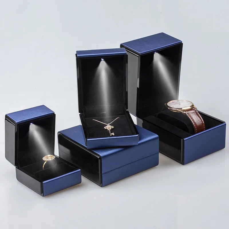 SSeeSY Luxurious Custom Logo LED Light Bracelet Necklace Ring Jewelry Gift Box Packaging & Display