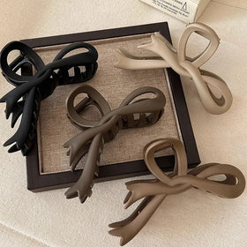 MIO New Butterfly Matte Acrylic Hair Claw Clip 12cm Large Bow Hair Claw Fashion Solid Color Irregular Shark Clip for Women