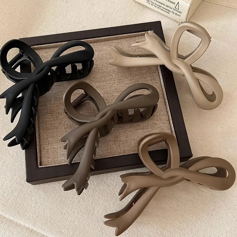 MIO New Butterfly Matte Acrylic Hair Claw Clip 12cm Large Bow Hair Claw Fashion Solid Color Irregular Shark Clip for Women