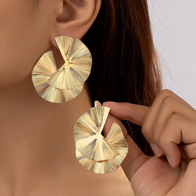 Fashion Charms Big Gold Twisted Designer Huggie Statement Earrings Large Earrings Jewelry for Women Party Gift