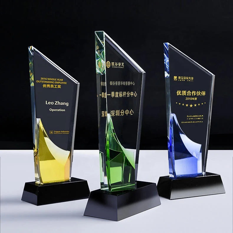 Honor of Crystal Hot Sale Customized Sports Engraving Crystal Trophy Award Crystal Trophy With Metal