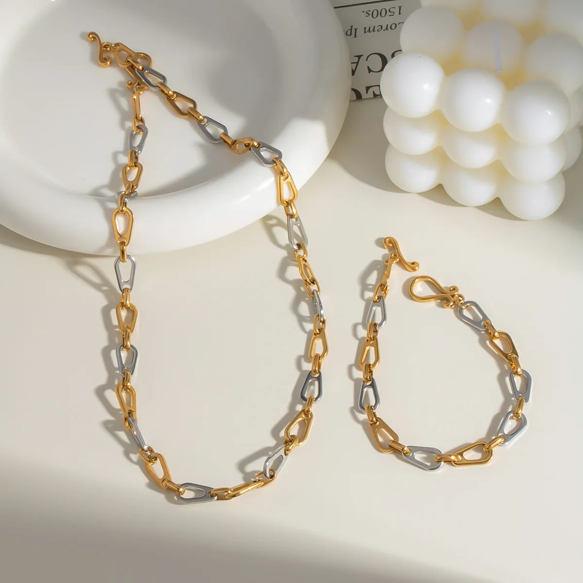 Trendy New Design 18K Gold Plated Stainless Steel Double Color Geometric Buckle Necklace Bracelet Set