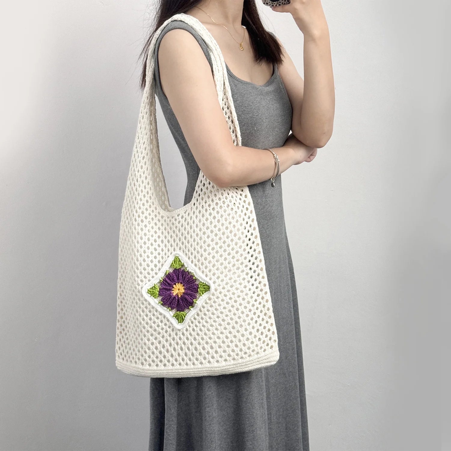2024 New Arrival Stylish Embroidery Handmade Flowers See Knitted Crochet Beach Tote Bags For Women Bohemian Fashion Two Summer