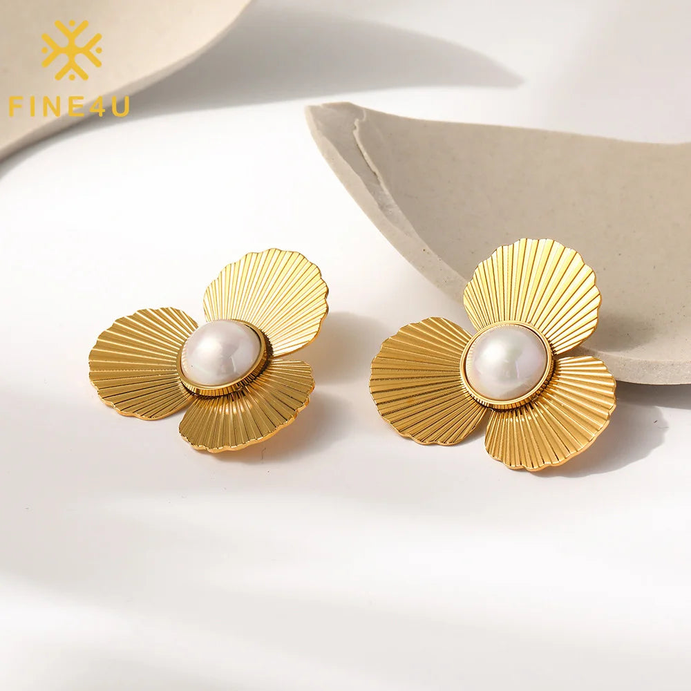 Wholesale Elegant Fashion Vintage Women Jewelry Stainless Steel 18K Gold Plated Flower Pearl Stud Earrings