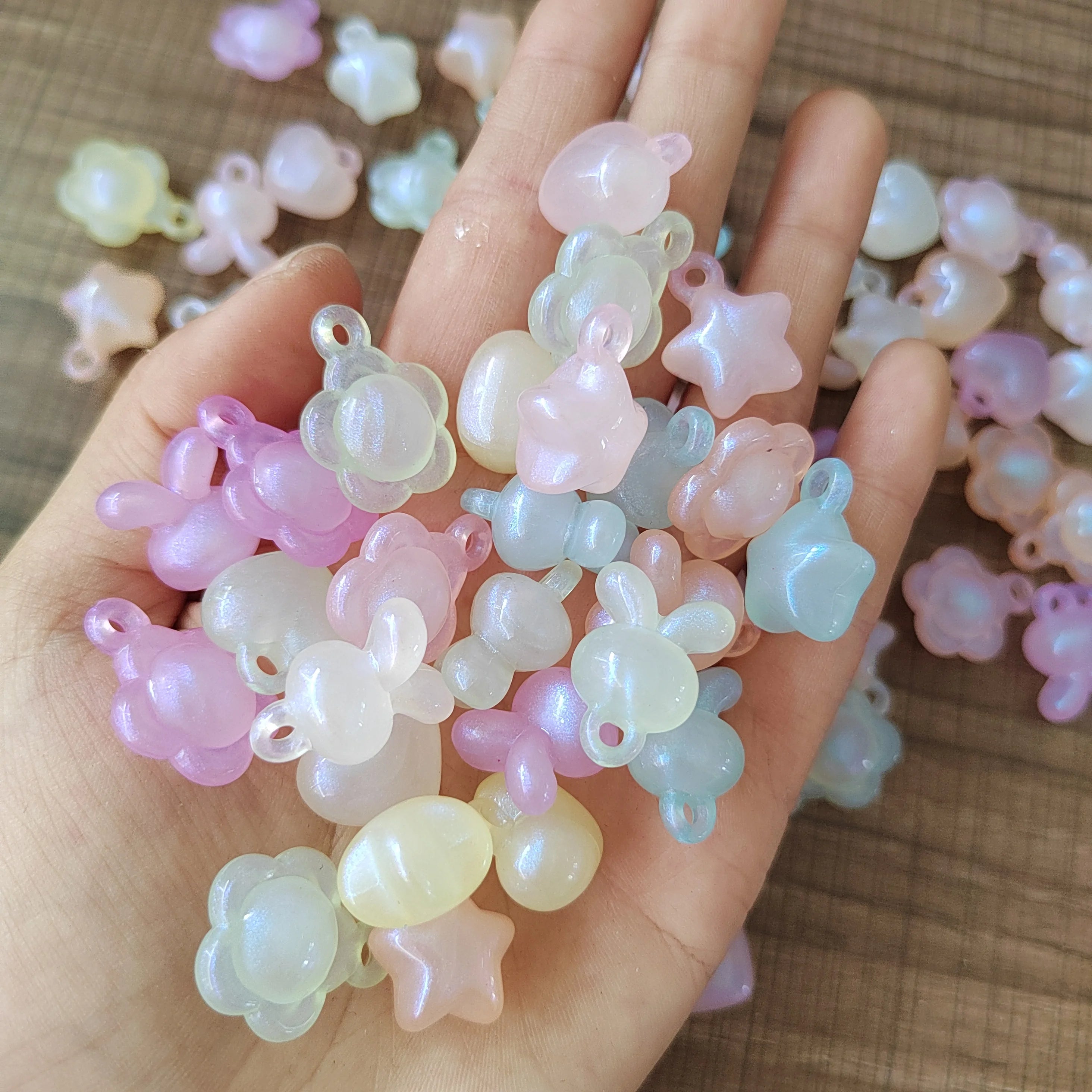 Bulk 500g/Lot Glow in Dark Jewelry Making Beads Butterfly Animal Paw Heart Cloud Candy Flower Charms for Jewelry Making