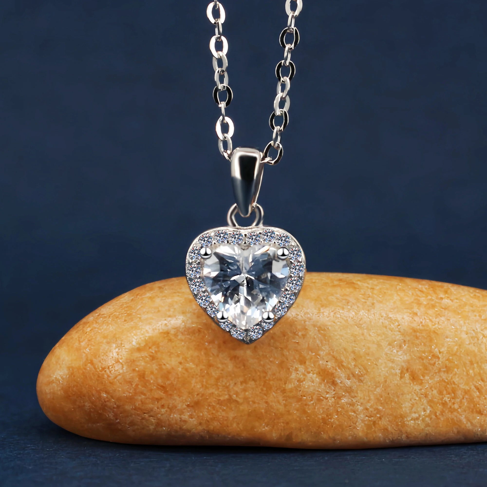 S925 Sterling Silver Love Heart Necklace Women Moissanite Collarbone Chain Jewelry Factory Wholesale