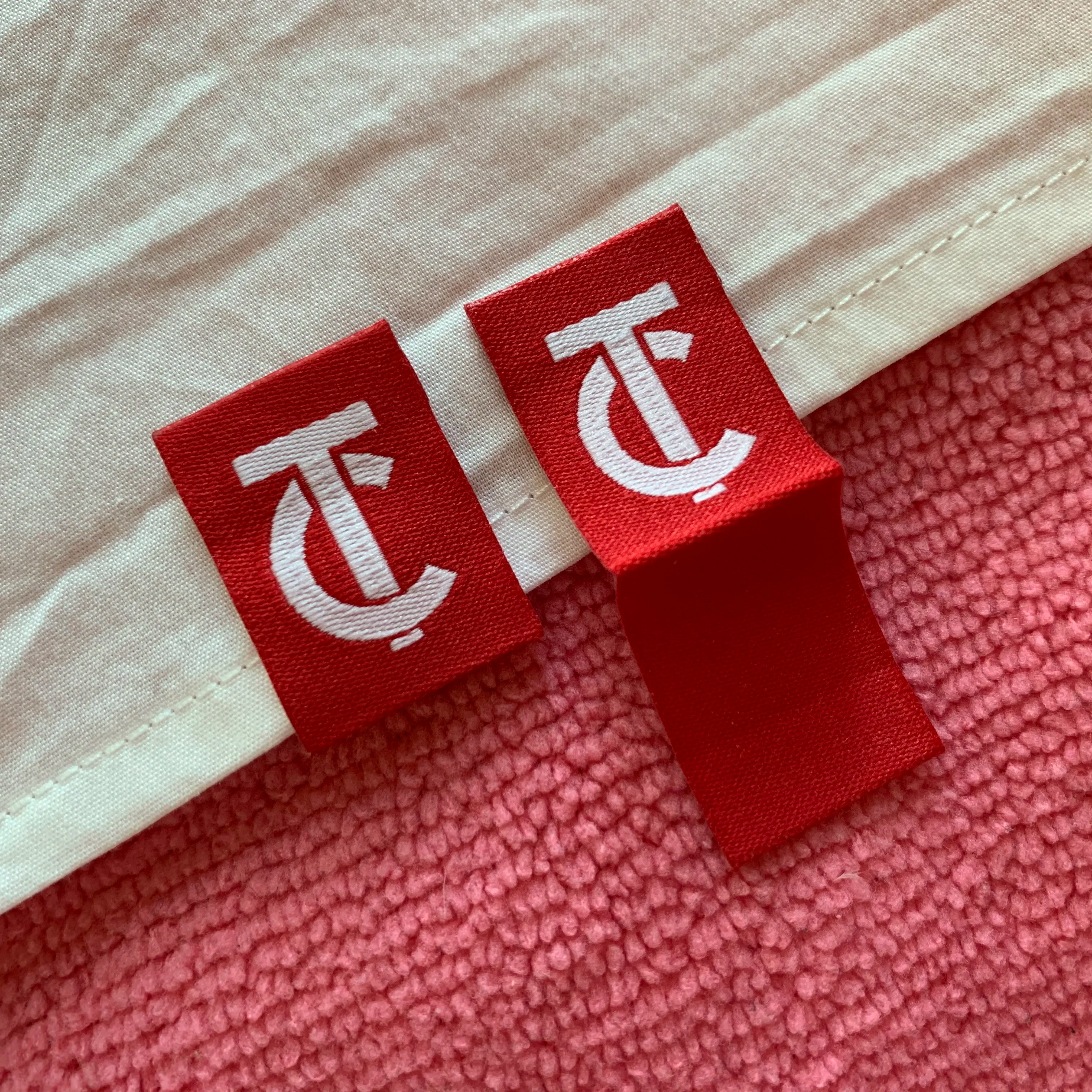 Hot Selling Loop Fold Hem Labelcustom Made Main Hem Labels for Kids Clothing