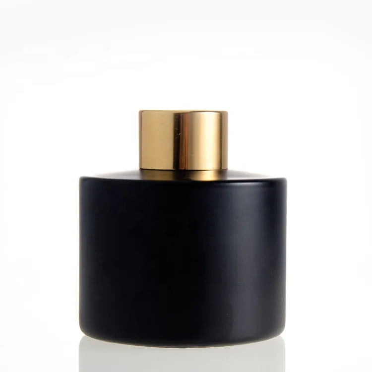 HONGYU Luxury 100ml Matte Black Reed Diffuser Glass Bottle 120ml Flat Capacity Empty Spray Bottle with Gold Screw Cap PP Collar