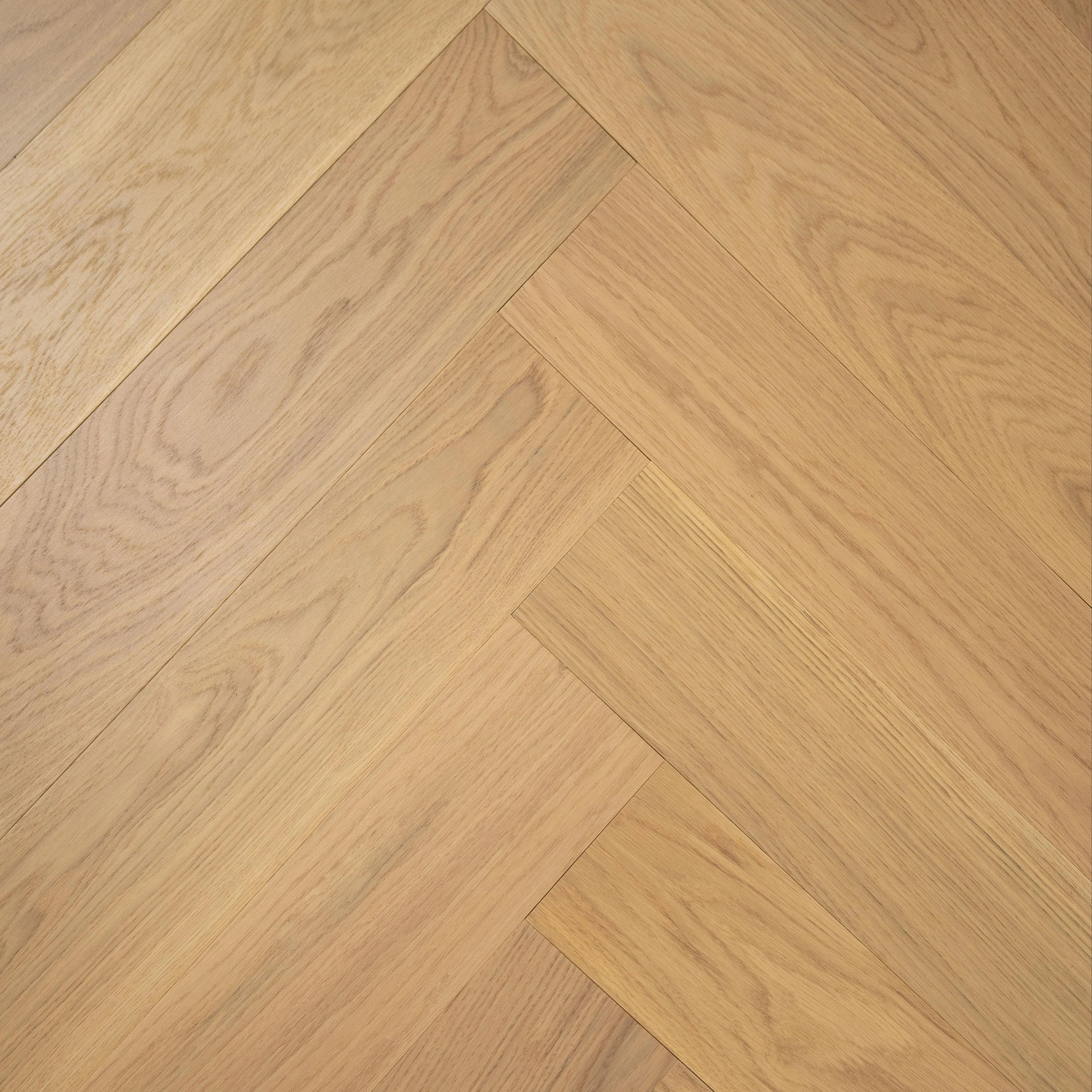 Indoor Multi-Layered White Oak Engineered Wood Floor for Living Room Herringbone Parquet Click Lock Installation Flash Sale