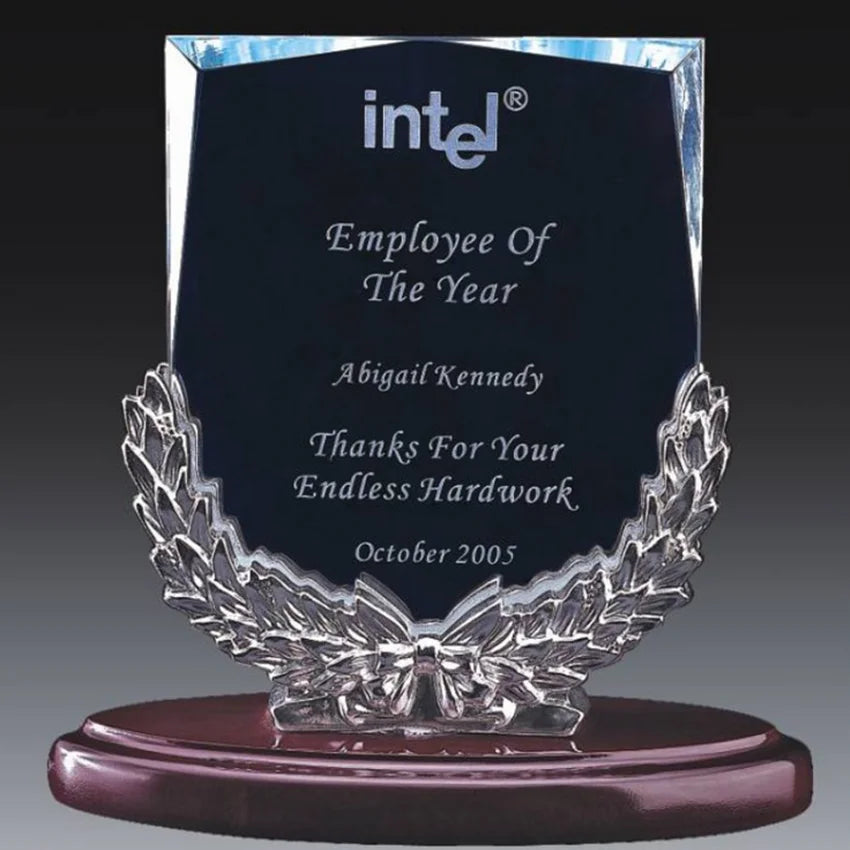 Factory Wholesale Crystal Glass Trophy Awards Custom 3d Carved Crystal Sports Trophy with Round Wooden Base